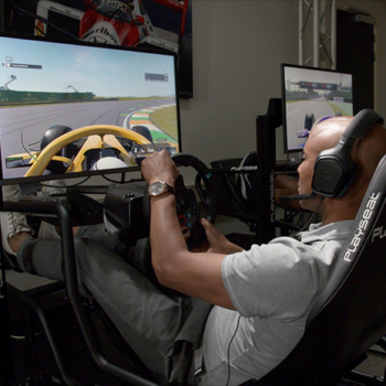 Persbericht: Logitech G stapt in als e-racingpartner bij online raceprogramma “RACEMAKKERS”