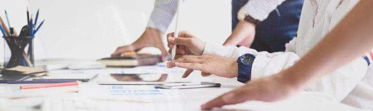 contentmarketing-trends, collega's aan het werk op de computer
