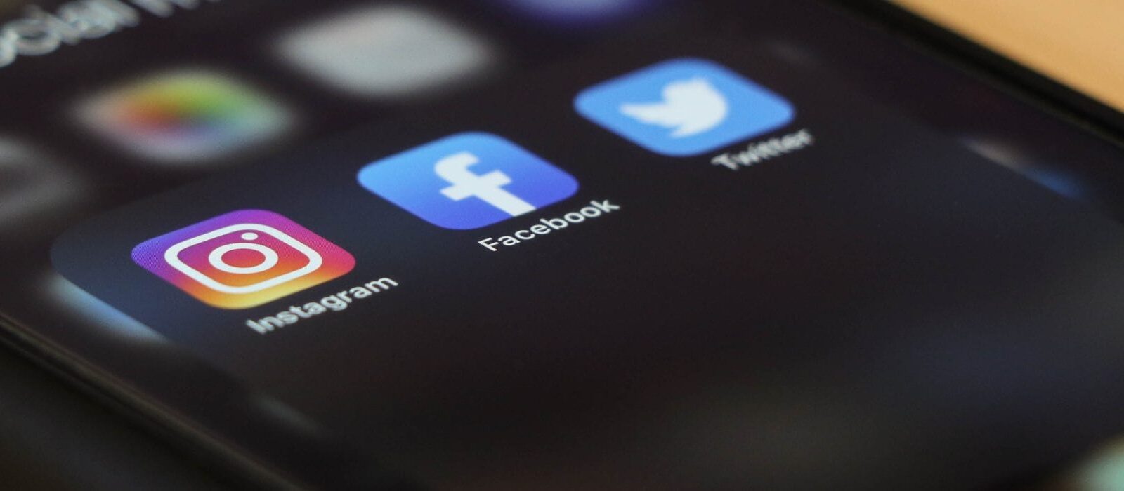 Dit is hoe laat & hoe vaak je het beste post op social media [infographic]
