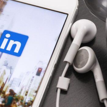 Hoe schrijf ik een Cover Story? In 9 stappen naar de perfecte LinkedIn-videopitch