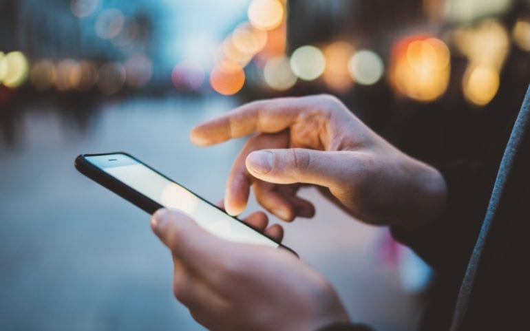 Telefoon in handen