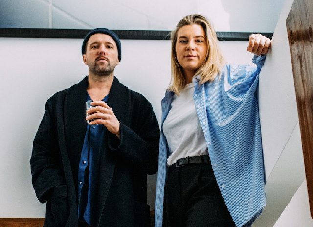 Pascal Duval (VanMoof) en Caroline Hagoort (eBay/Marktplaats) in leiding HALAL Studio