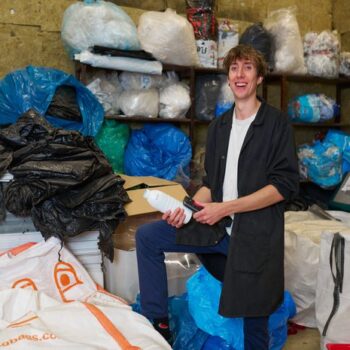 Delftse student wint internationale duurzaamheidsprijs met plastic scanner