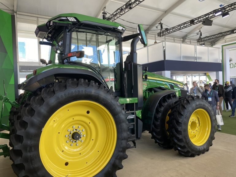 Autonome tractor CES 2022