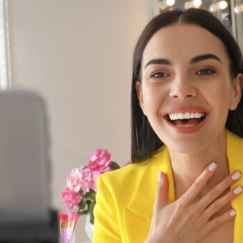 Met deze 5 tips sta je ontspannen en overtuigend voor de camera