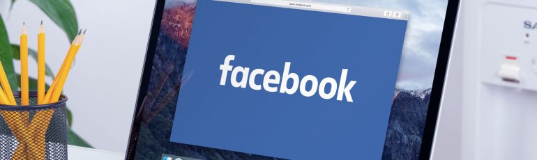Facebook op laptop