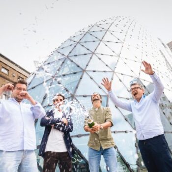 Vertigo 6 treedt toe tot de Happy Horizon-groep