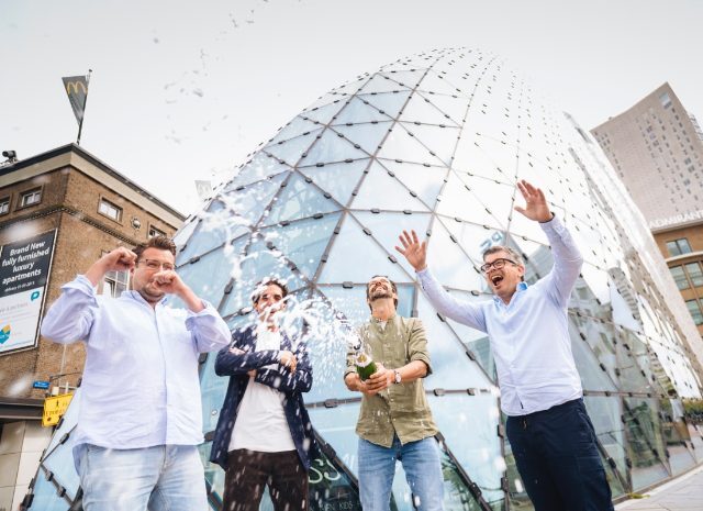 Vertigo 6 treedt toe tot de Happy Horizon-groep
