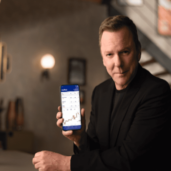 Plus500 lanceert internationale reclamecampagne met Kiefer Sutherland