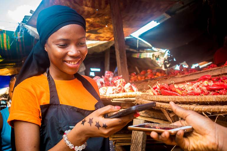 Mobiele betaling maken in Afrikaans land. 