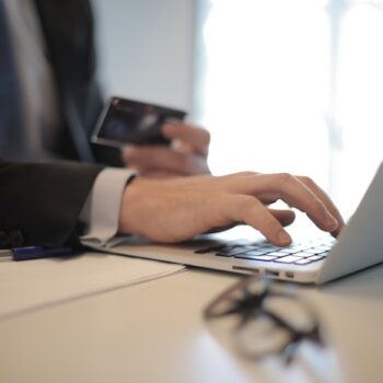 Sana Commerce ontwikkelt AI-gedreven productaanbevelingen voor B2B-aankopen