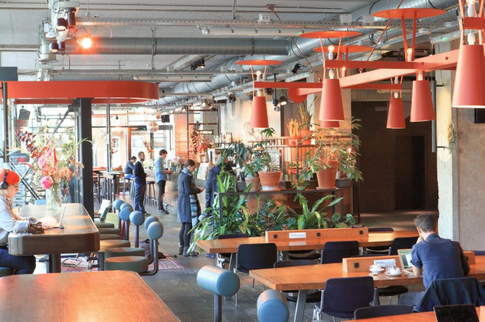 Foto van het Volkshotel.