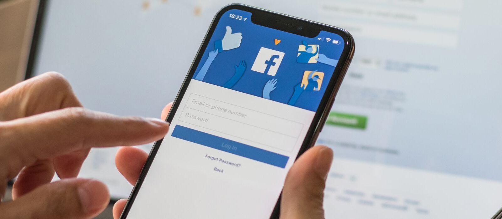 Facebook: van online jaarboek naar miljardenplatform [infographic]