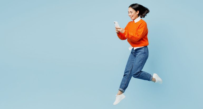 Jonge vrouw uit generatie ooit genoeg hard aan het werk.