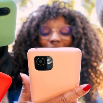 Nieuwe social app SLAY verovert de harten van tieners