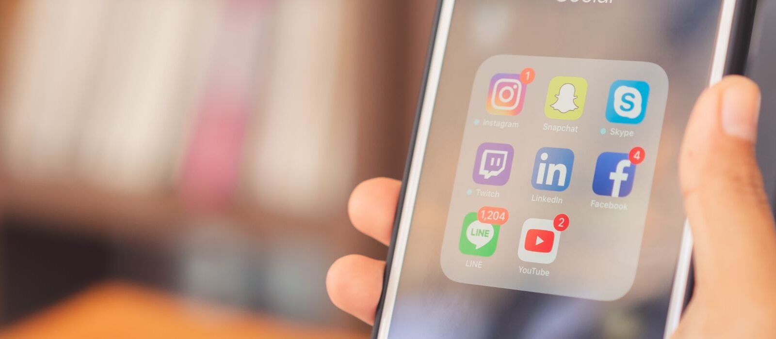 Socialmedia-onderzoek 2023: 2 uur per dag op social & opkomst BeReal