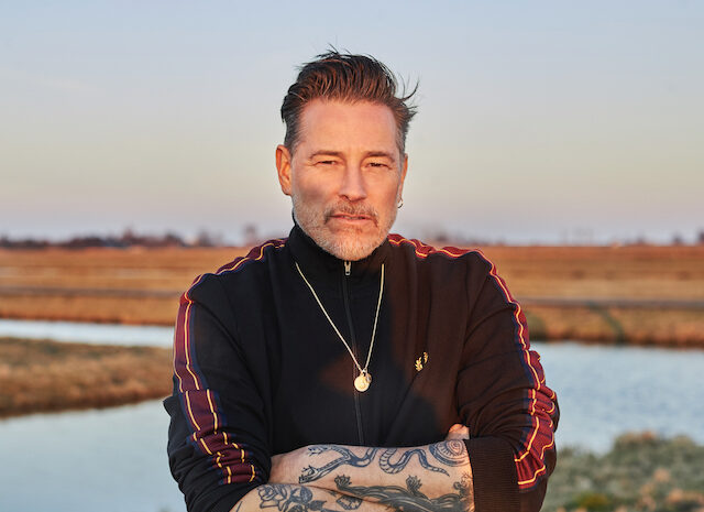 Internationaal reclame- en fashion fotograaf en regisseur Paul Berends sluit zich aan bij Hazazah