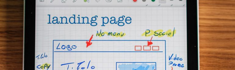 Een design voor een landingspagina gepresenteerd op een I-pad