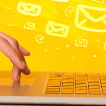 Nederlandse E-mail Marketing Benchmark 2023: energiecrisis zichtbaar in de e-mailratio’s