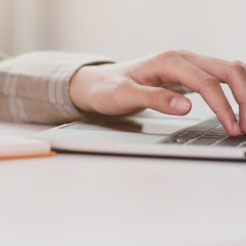 De contentspecialist: creatieve alleskunner met scherpe pen