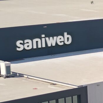 Saniweb gaat de grens over en begint in Duitsland