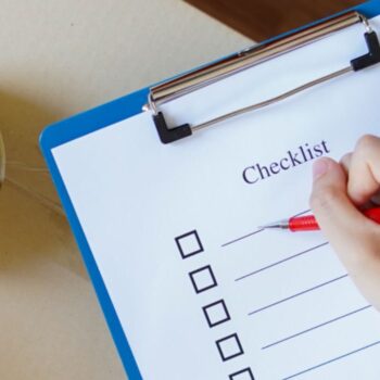 Meer conversie? Gebruik deze Cialdini-checklist [+ voorbeelden]