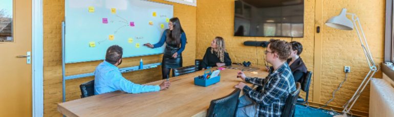 Collega's aan het werk