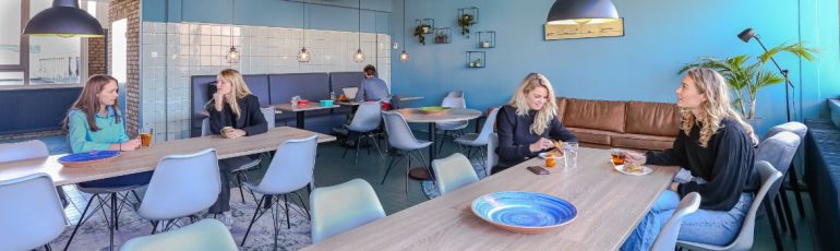 Collega's aan het werk