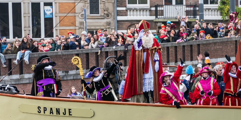 Sinterklaas tijdens de intocht.
