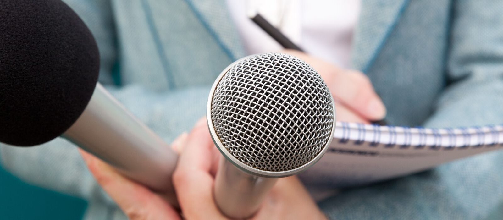 Lekken naar de pers: ongelukje, of een meesterlijke mediastrategie?
