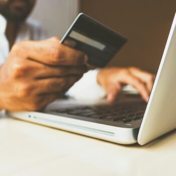 Helft webshops niet toegankelijk voor mensen met beperking
