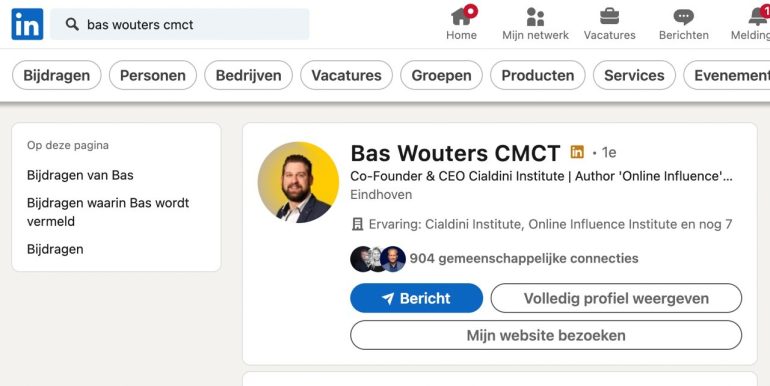 Screenshot van het zoeken van een persoon op naam op LinkedIn