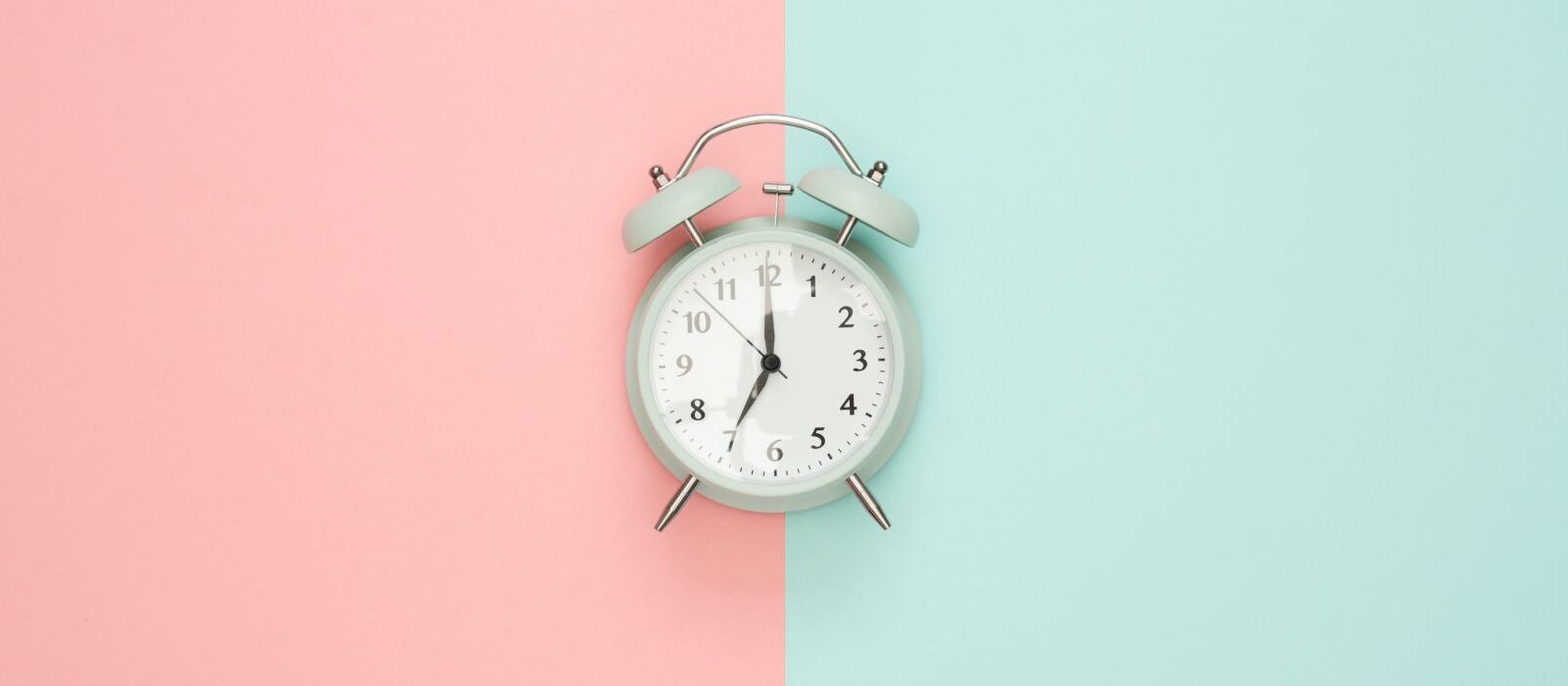 De beste tijden om te posten op Instagram, TikTok, LinkedIn, Facebook & X in 2024