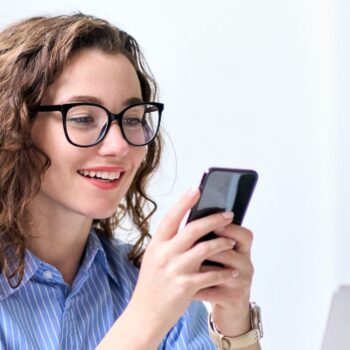 Zo gebruiken marcom-professionals AI in hun werk [infographic]