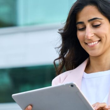 Hoe succesvolle SaaS-partijen zelf AI gebruiken voor B2B-marketing