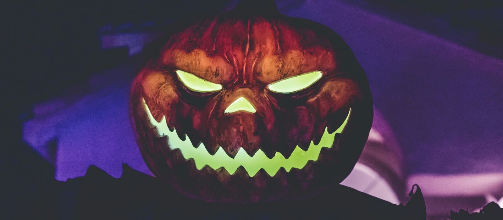 Happy Halloween! Griezel mee met deze Halloween-campagnes en -inhakers 🎃