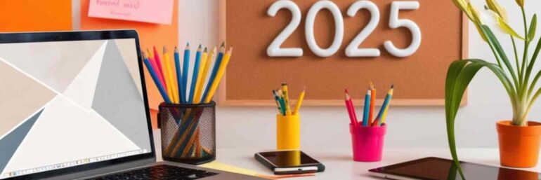 Kleurrijk bureau met laptop en telefoons en het jaar 2025 op een prikbord-Gecree?erd met Leonardo AI