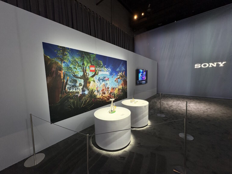 LEGO op de Sony Booth in verband met het PlayStation-platform.