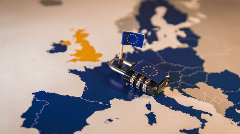 Europa met een slotje erop.