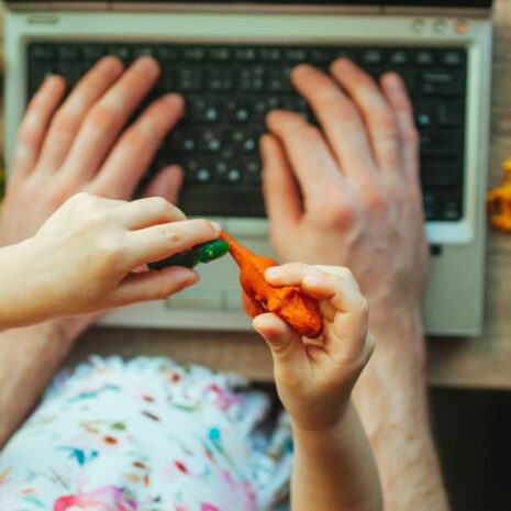 Oude werknormen houden vooruitgang tegen: word vriendelijker voor ouders