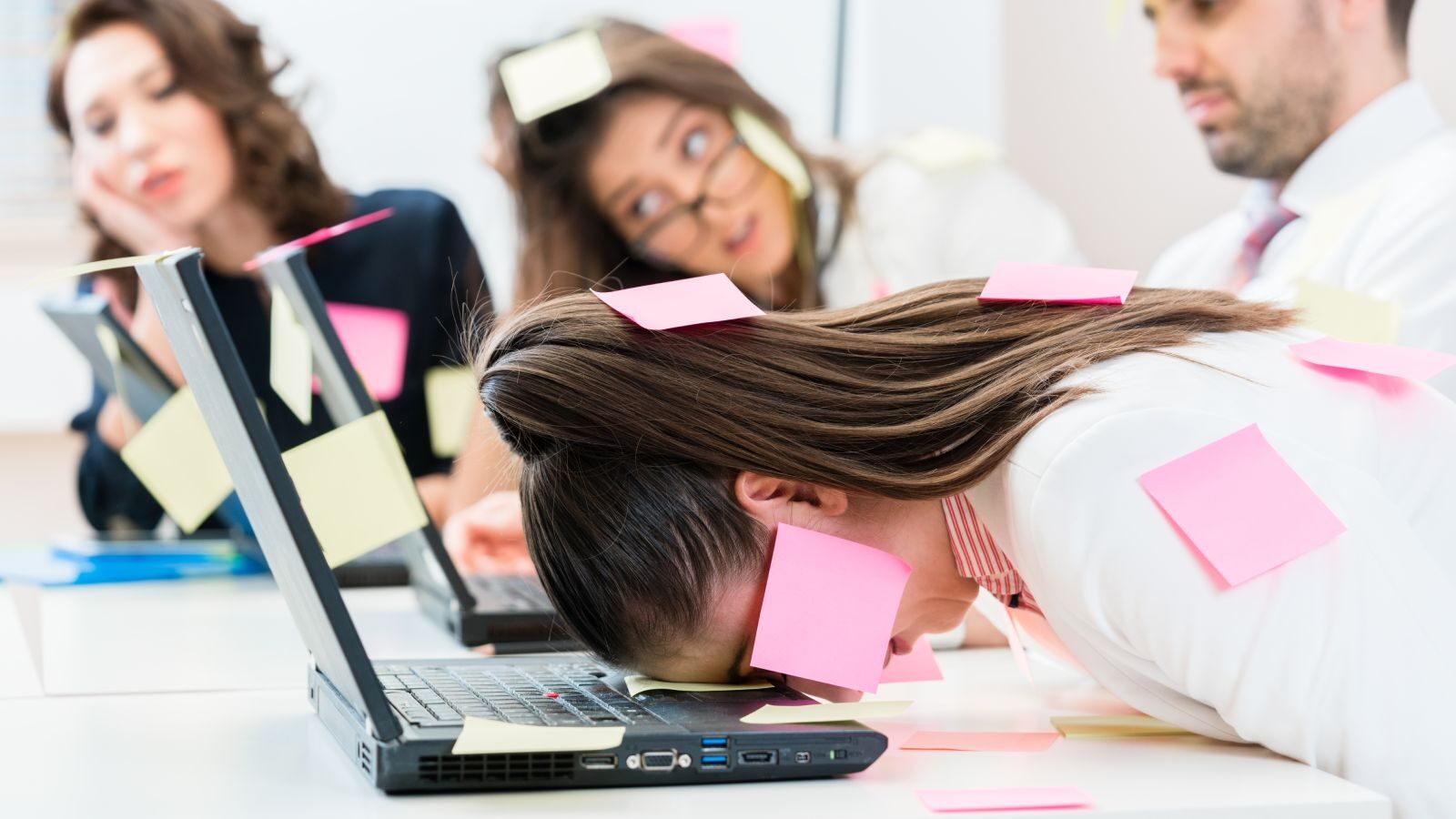 Communicatieteams bij gemeenten onder druk: van oorzaak tot tips [onderzoek]