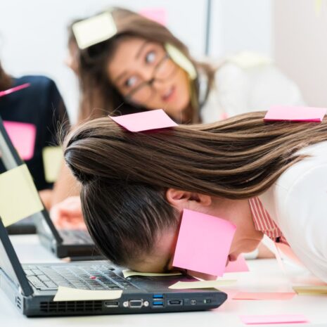 Communicatieteams bij gemeenten onder druk: van oorzaak tot tips [onderzoek]