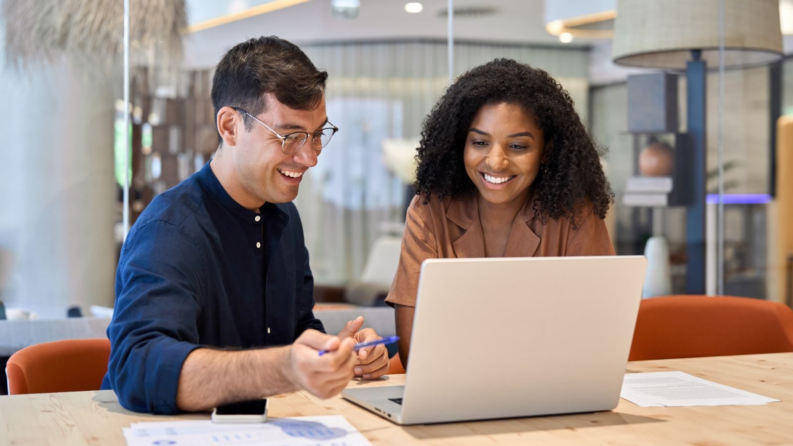 Leuker, eenvoudiger & impactvoller werken met AI voor sales [4 pijlers]