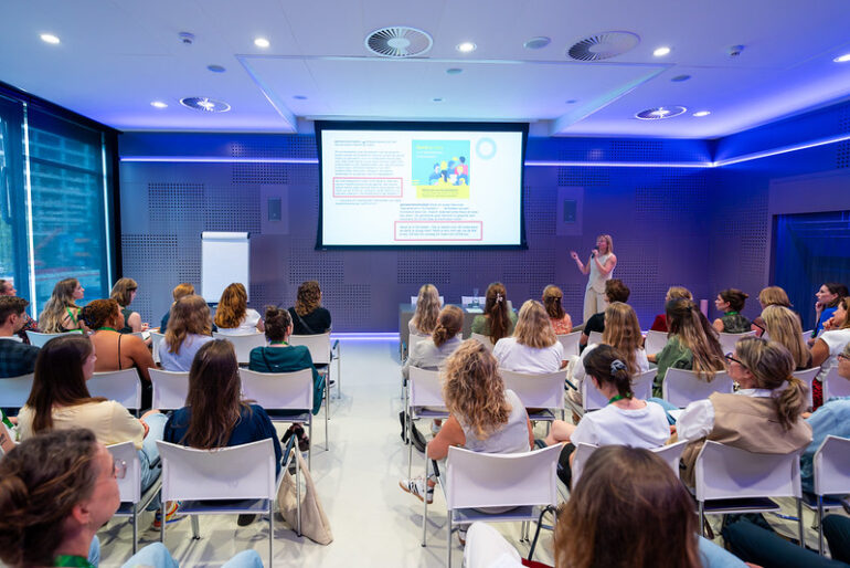 Sfeerfoto van sessie Presenter tijdens Content Conference