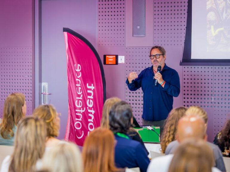 Cor Hospes presenteert tijdens Content Conference