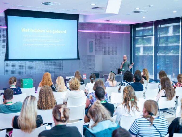 Floris van den Elshout presenteert tijdens Content Conference