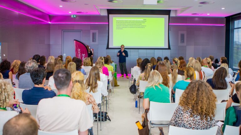 Cor Hospes tijdens Content Conference.