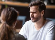 Nederlanders wantrouwen AI nog steeds: tijd voor meer regelgeving & educatie [onderzoek]