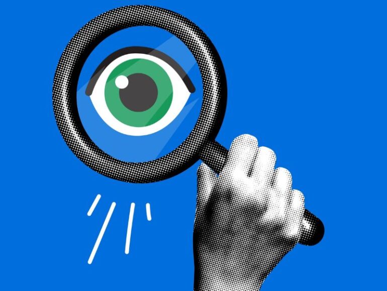 Een illustratie van een hand die een vergrootglas vasthoudt emt een oog erin. 