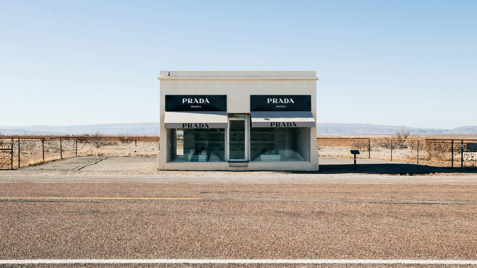 Gluren bij de luxeburen: inspirerende brand experiences van Prada, Lacoste & meer